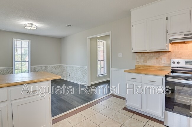 Building Photo - 2716 Cardigan Ct
