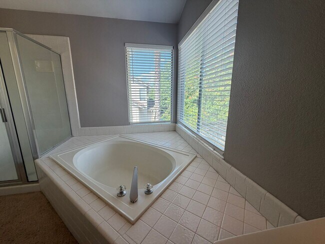 Building Photo - 8420 Oak Flat Way