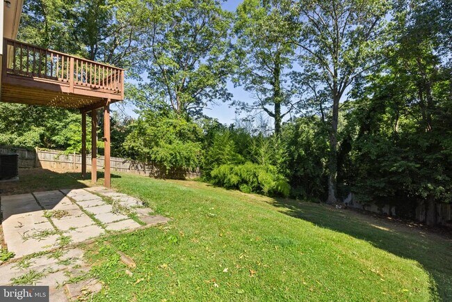 Building Photo - 345 Brown Ave