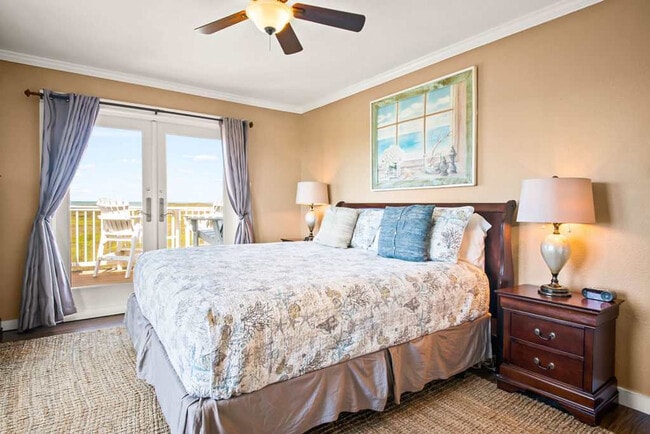 Building Photo - 165 Beach View