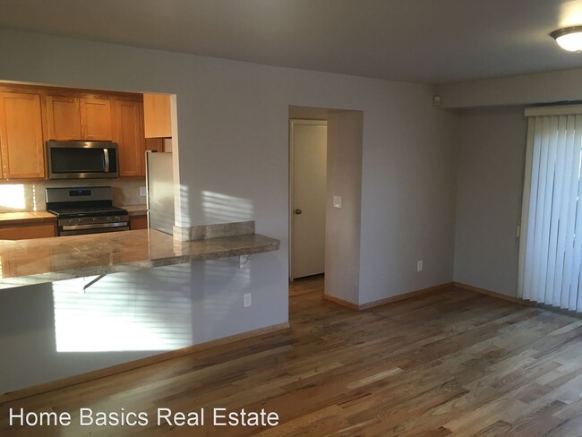 Building Photo - 4 br, 2.5 bath House - 3212 Shadowbrook Dr