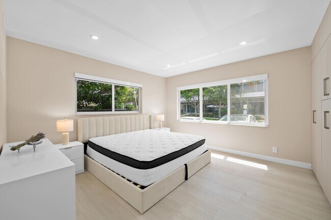 Building Photo - 915 Intracoastal Dr