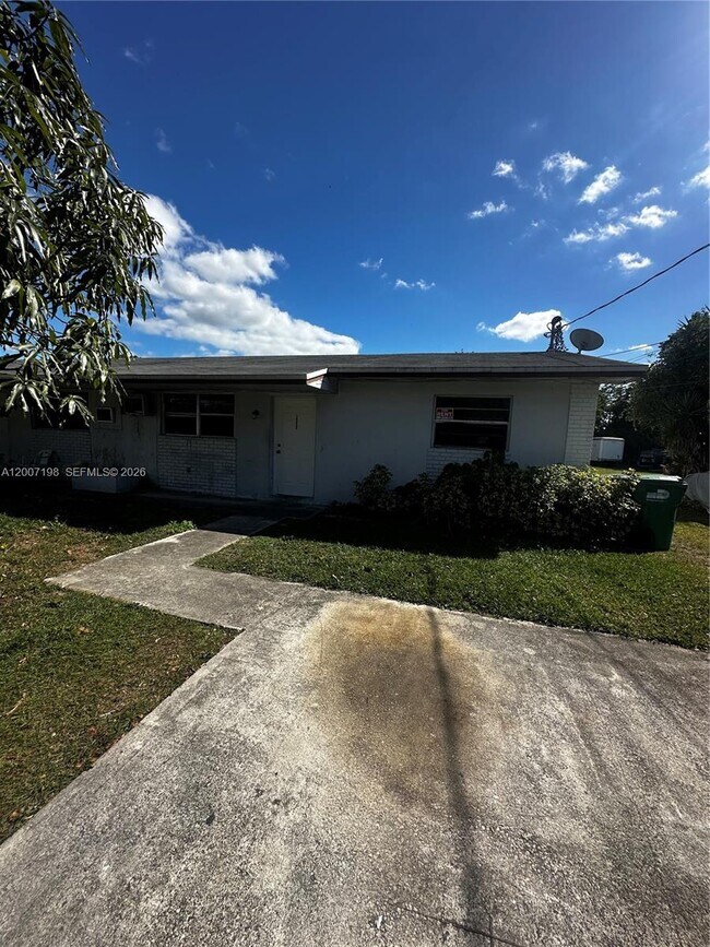 Building Photo - 10452 SW 177th St