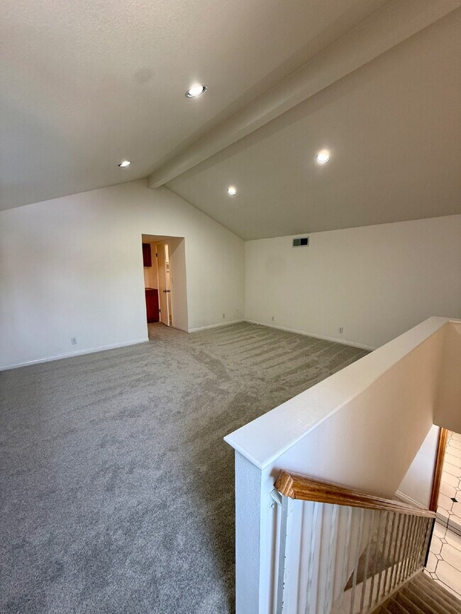 Building Photo - "Spacious 4-Bedroom Gem with 3 Full Baths in Cypress!"