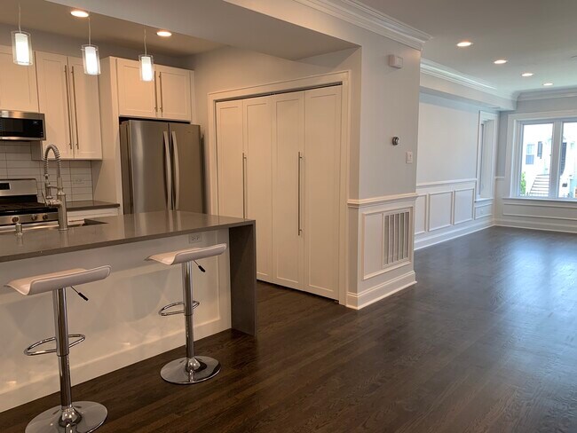 Building Photo - 3929 N Whipple St