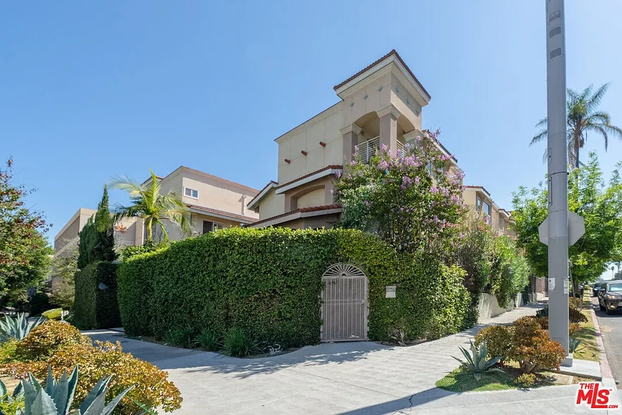 Building Photo - 456 Shatto Pl