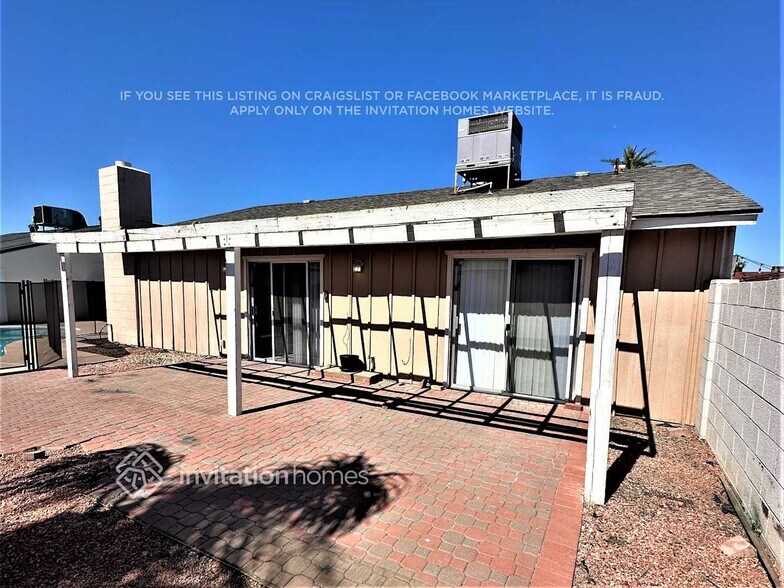 Building Photo - 9617 N 52nd Dr