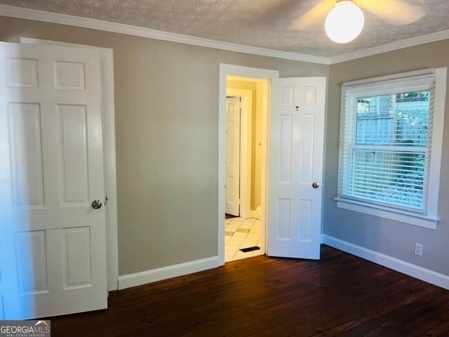 Building Photo - 4665 Orchid Dr