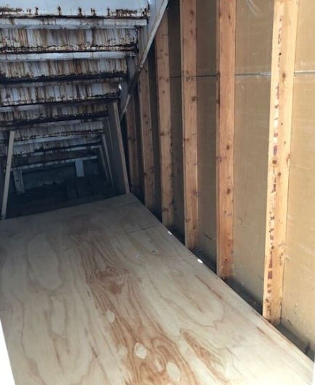 Building Photo - 2 BR/1BA | Newly Renovated Unit | Front Patio| Fireplace in living room!