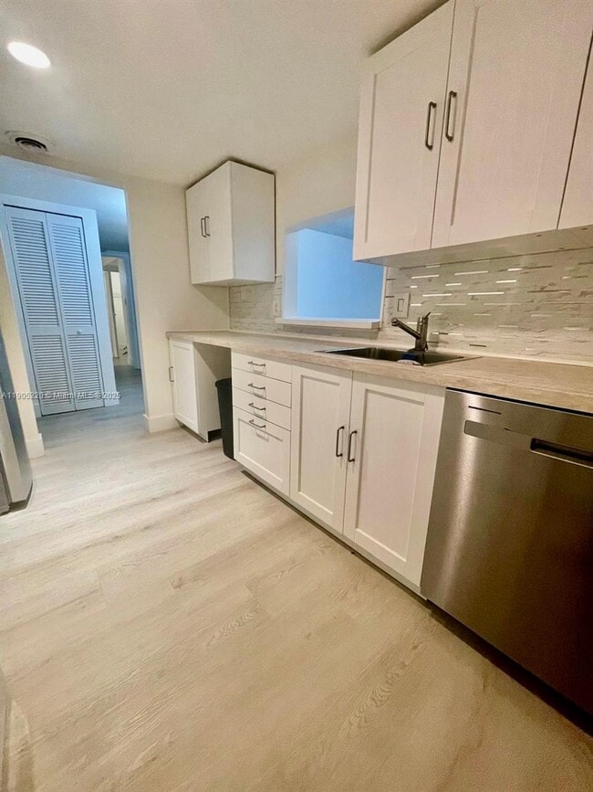 Building Photo - 4344 NW 9th Ave