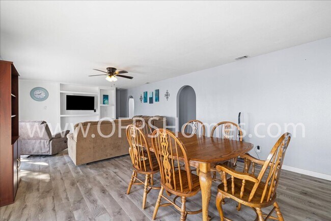 Building Photo - Stunning 4-Bedroom, 3-Bath Waterfront Home in Choctaw Beach – 140ft of Bayfront Bliss!