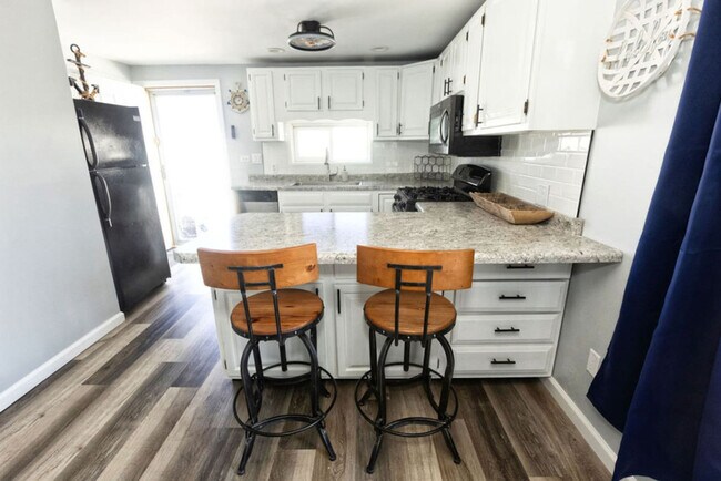 Building Photo - 39259 N Jackson Dr