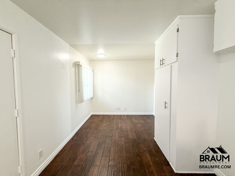 Building Photo - 15634 Leadwell St