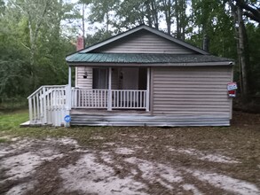 Building Photo - 123 Lucille Rd