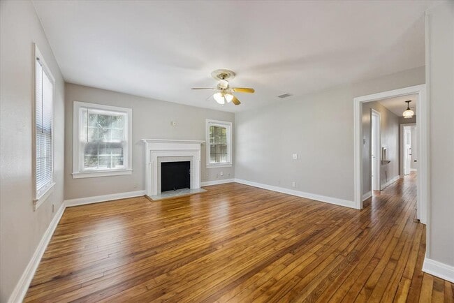 Building Photo - 1205 W 40th St