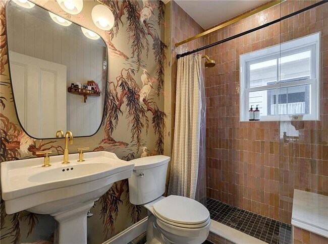 Building Photo - 461 Spring St