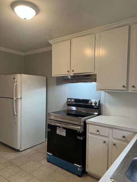 Building Photo - 354 Foxglove Dr