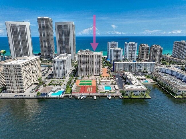 Building Photo - 1865 S Ocean Dr