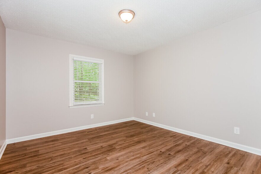Building Photo - 431 Hillcrest Dr