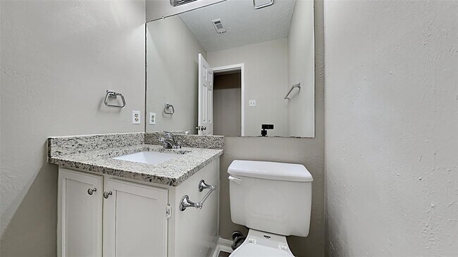 Building Photo - 3322 Whispering Way Dr