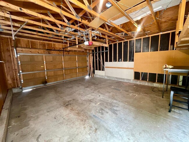 Building Photo - 4 Bed, 2 Bath Loveland, CO Home- Fenced Backyard, A/C, & 2 Car Garage!