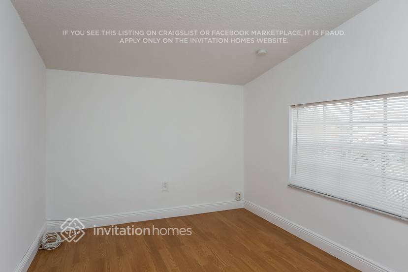 Building Photo - 10029 SW 146th Pl