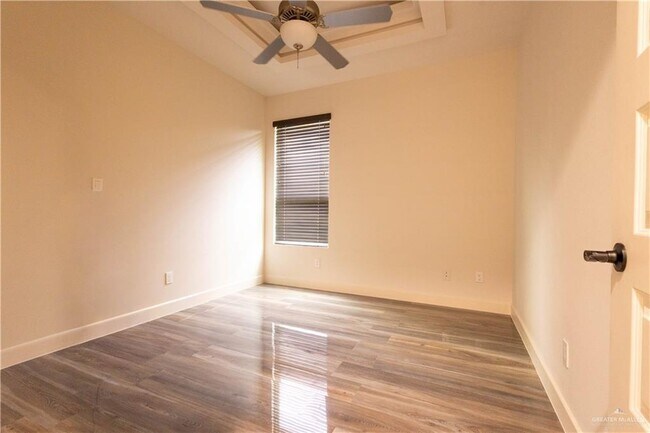 Building Photo - 30 Wisteria Ave