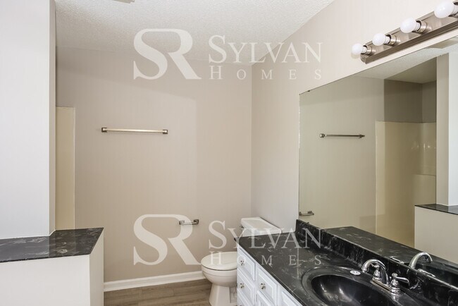 Building Photo - This cute 3BR, 2BA home is move-in ready