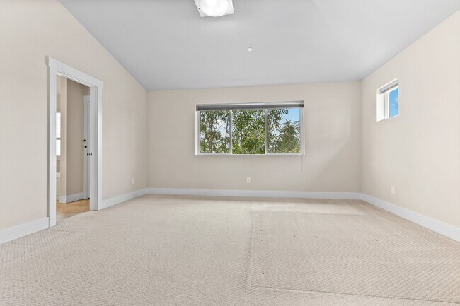Building Photo - 3Bd/2.5Ba Lynnwood Home