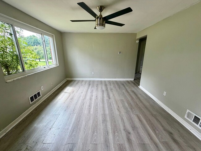 Building Photo - Comfortable 3-Bedroom Ranch with Yard, Garage & Bonus Basement Space