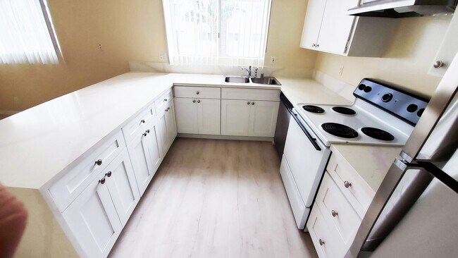 Building Photo - 111 10th St