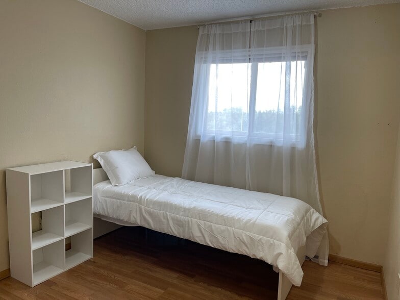 Building Photo - 5034 El Camino Dr