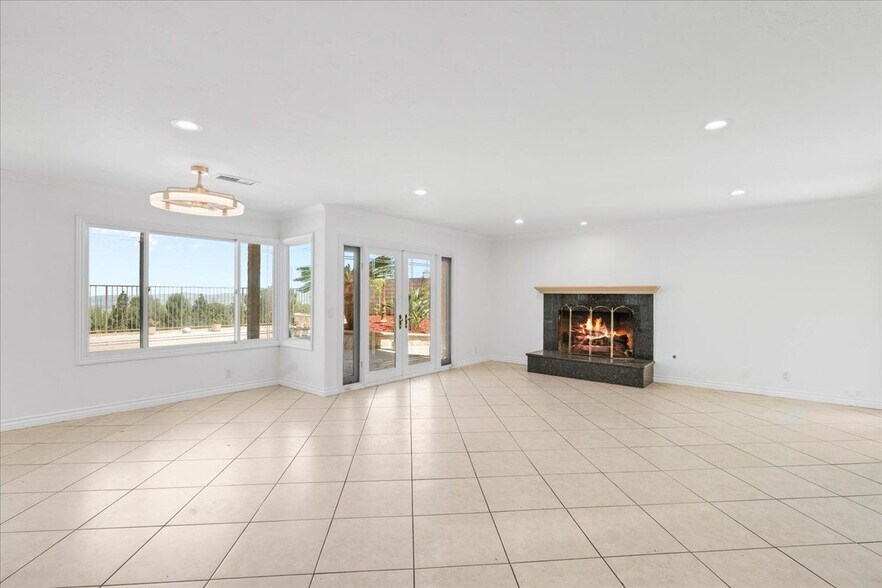 Building Photo - 7130 E Colter Cir