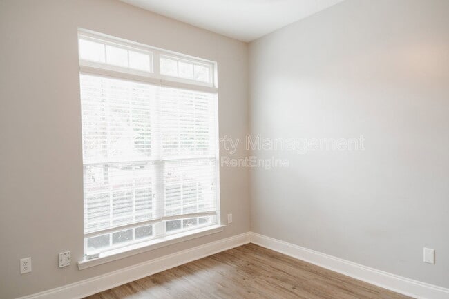Building Photo - 1011 Coveside Trl