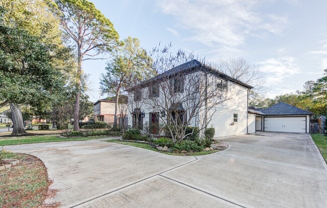 Building Photo - 607 Ellingham Dr