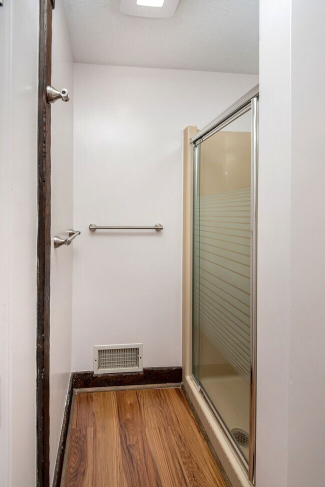 Building Photo - 2 A Cedar Drive-SI ID1380185P