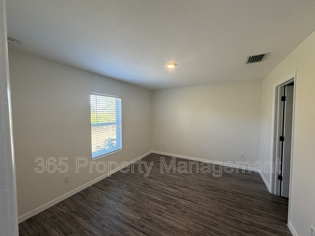 Building Photo - 1195 Highlands Rd