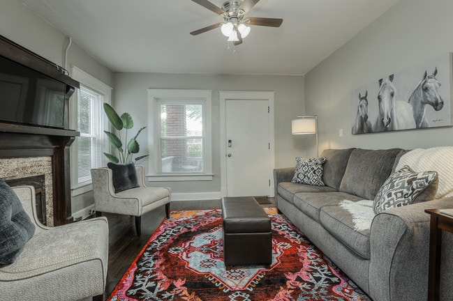 Building Photo - 2710 Holmes St