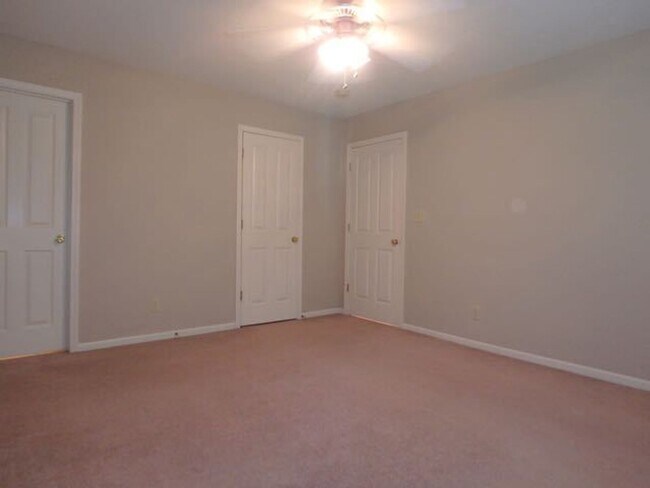 Building Photo - 2303 Silver Leaf Ct