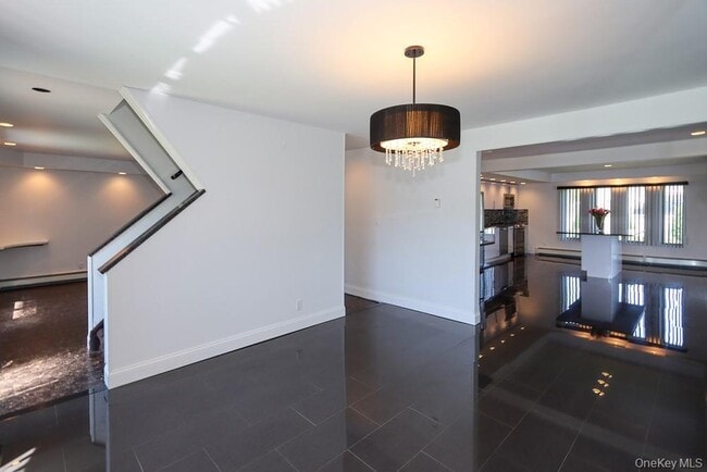 Building Photo - 223 Chestnut Ave