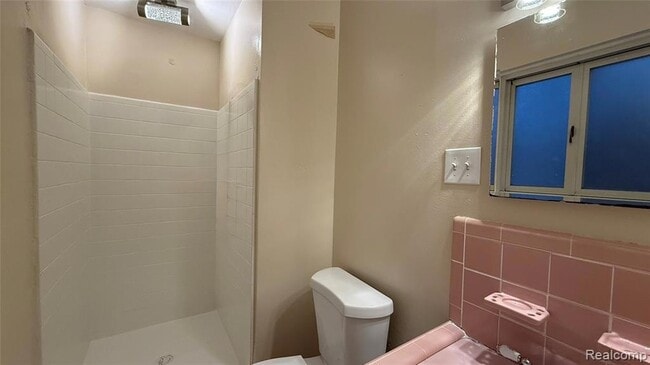 Building Photo - 21781 Stratford St