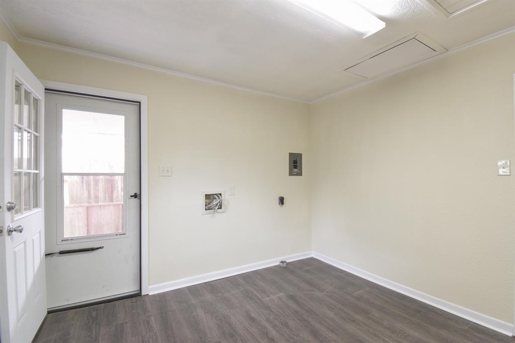 Building Photo - 301 S 3rd St