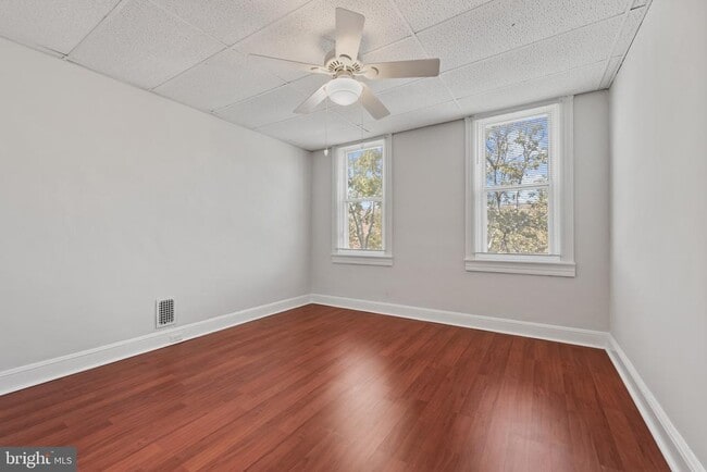 Building Photo - 733 S Conkling St