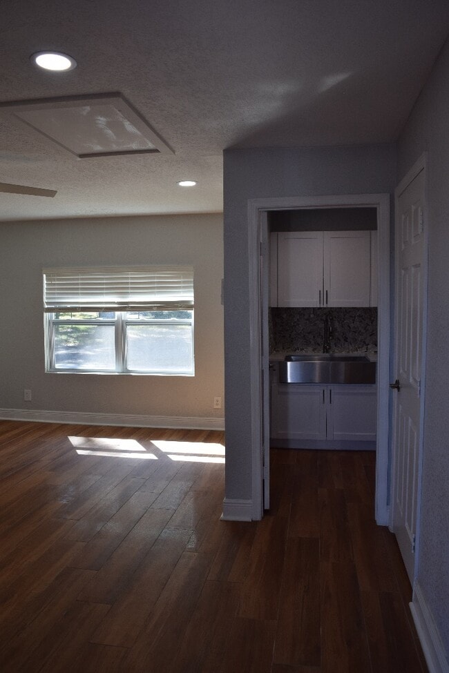 Building Photo - 2718 Viola Ln