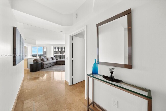 Building Photo - 4779 Collins Ave