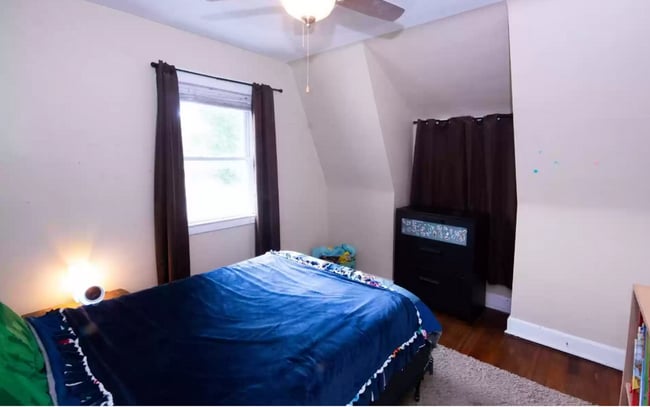Building Photo - Charming Home in Heart of Rock Island