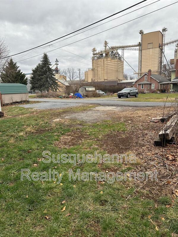 Building Photo - 111 Heisey Ave