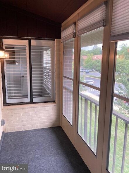 Building Photo - 15300 Beaverbrook Ct