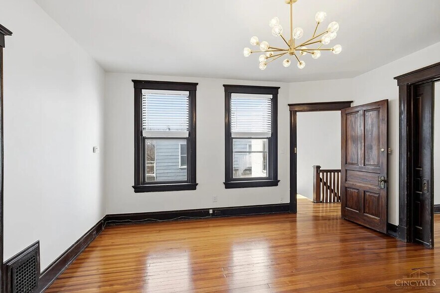 Building Photo - 535 Klotter Ave