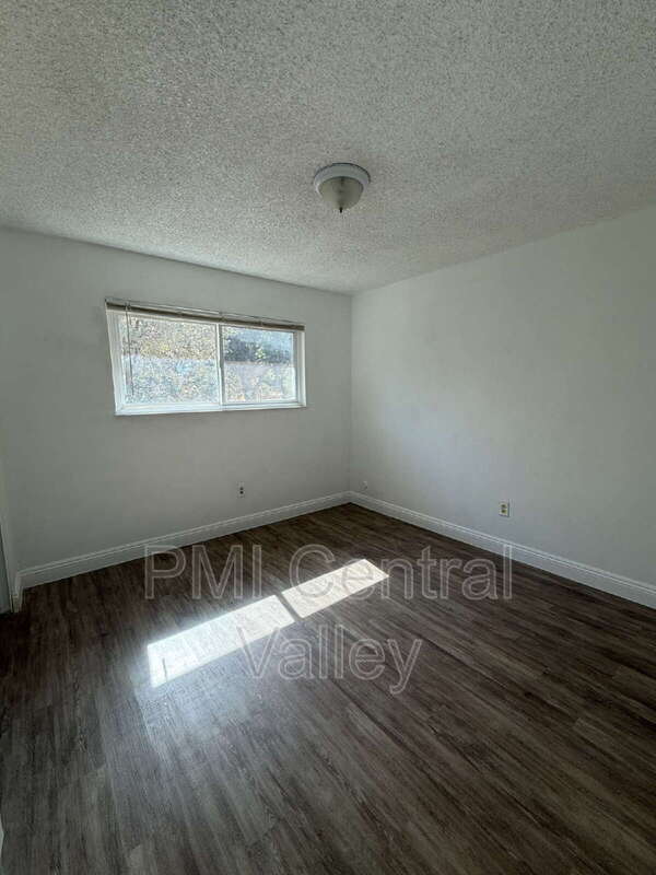 Building Photo - 1220 Fairview Dr
